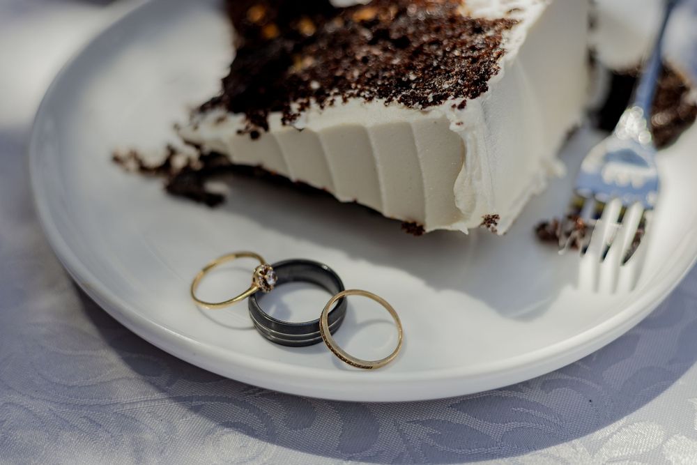 Wedding cake with rings